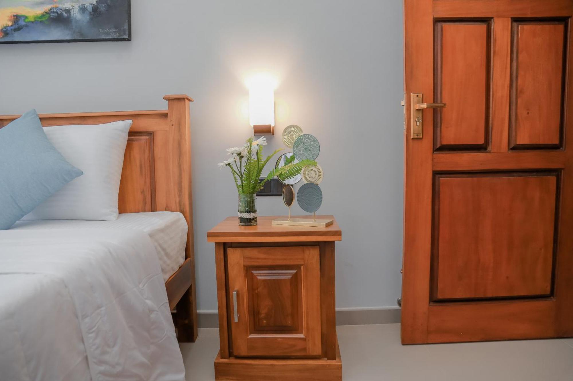 Golden Shower Inn Kandy Esterno foto