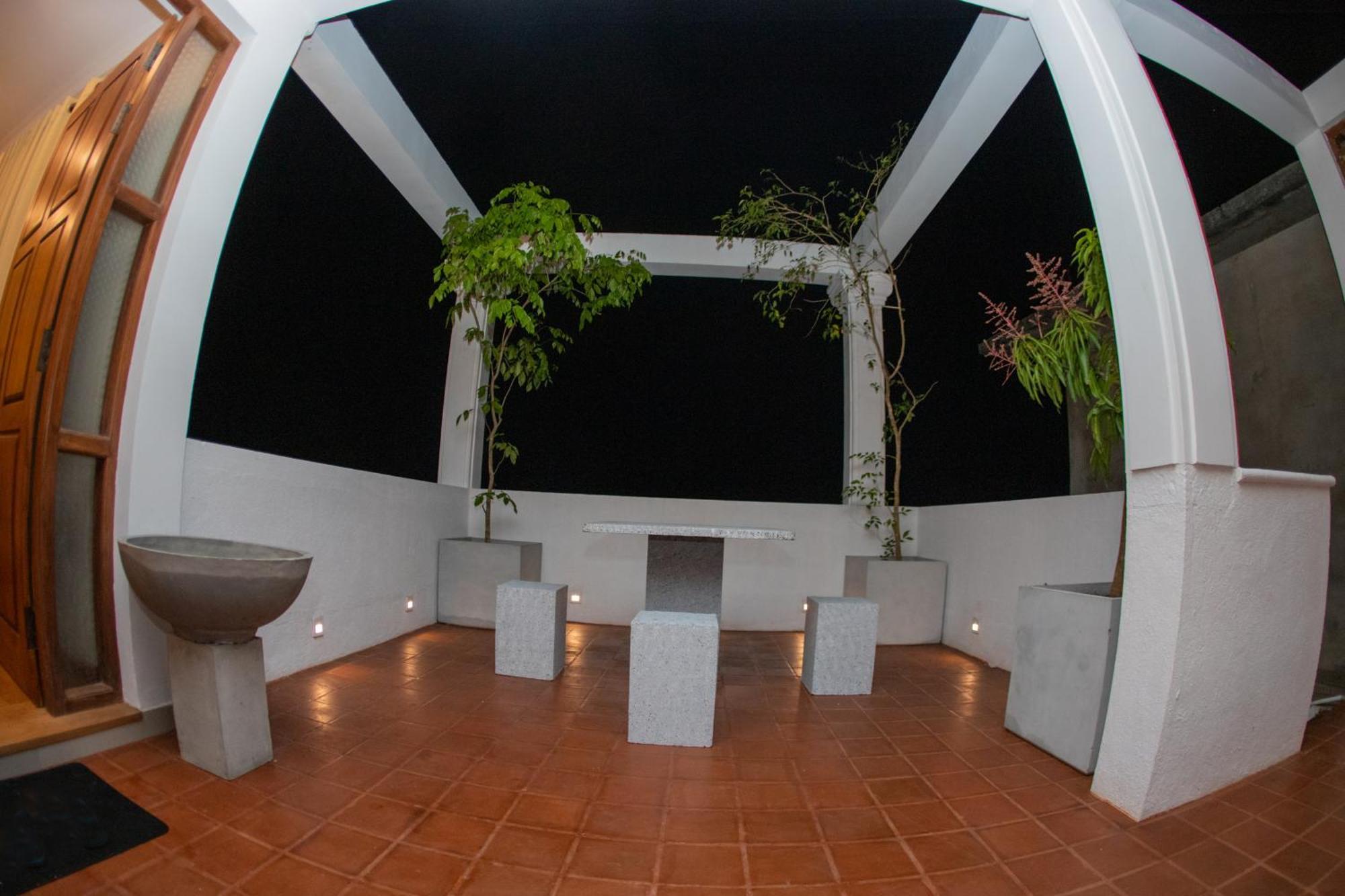 Golden Shower Inn Kandy Esterno foto