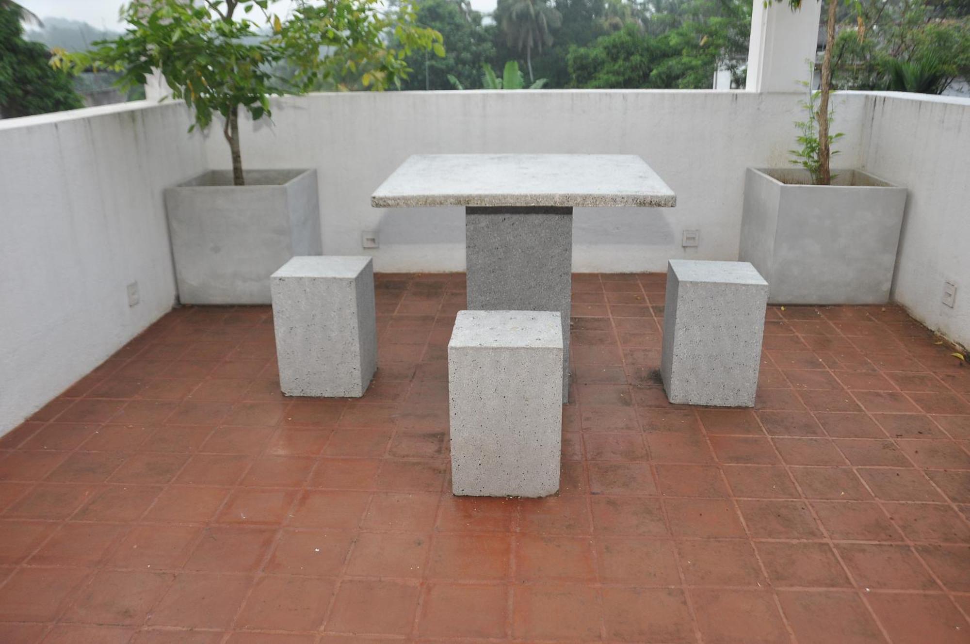 Golden Shower Inn Kandy Esterno foto