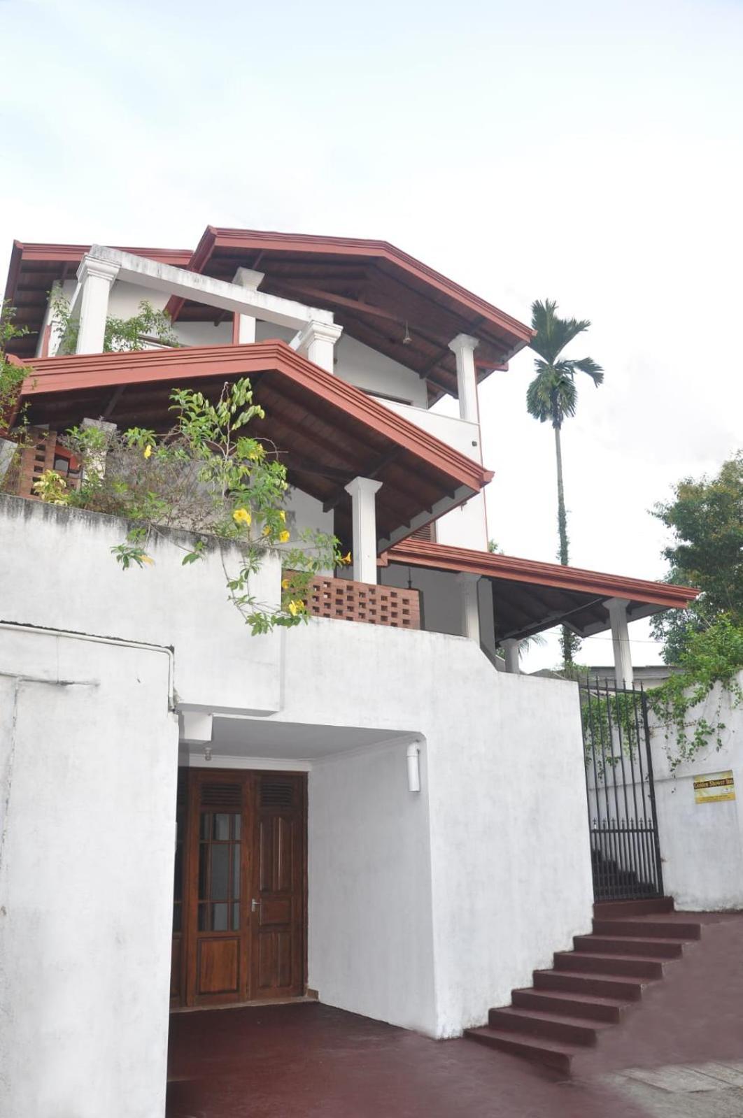 Golden Shower Inn Kandy Esterno foto