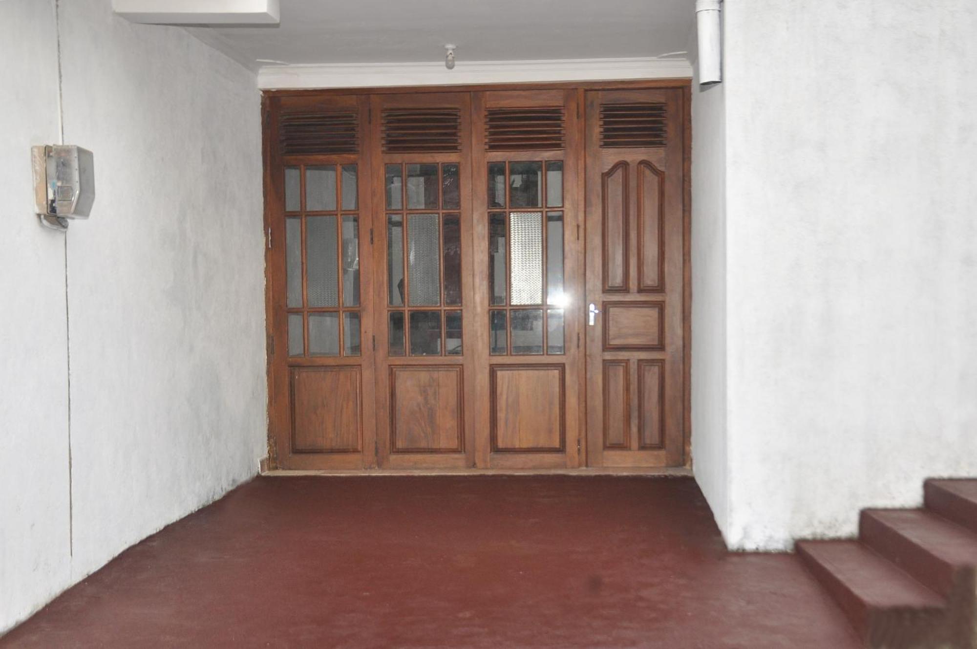Golden Shower Inn Kandy Esterno foto